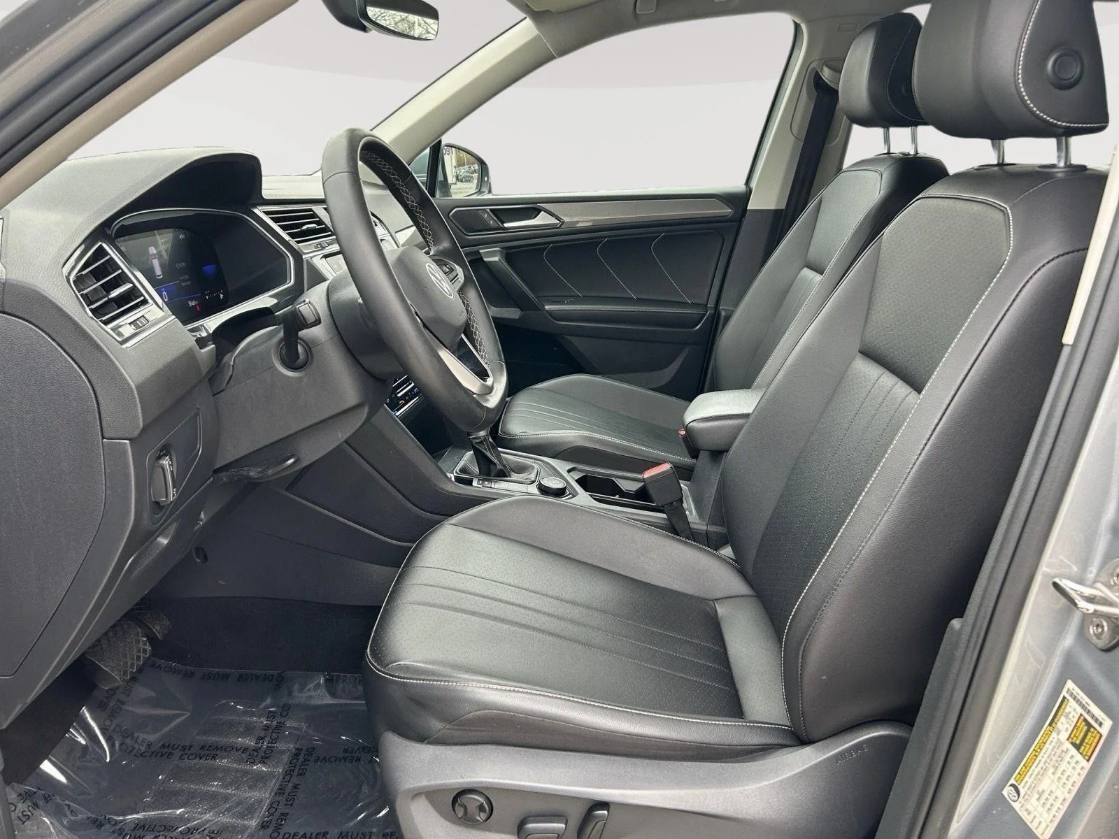 Certified Used 2022 SILVER Volkswagen SE image 5