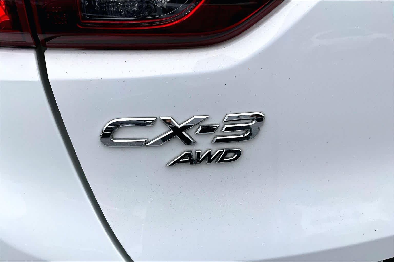 Used 2017 Crystal White Pearl Mica Mazda Grand Touring image 10