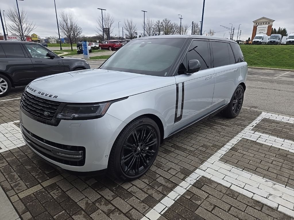 2025 Land Rover Range Rover SE