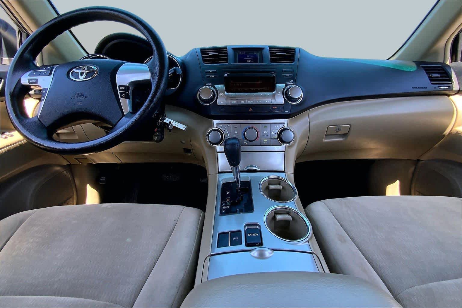 Used 2012 Blizzard Pearl Toyota  image 14
