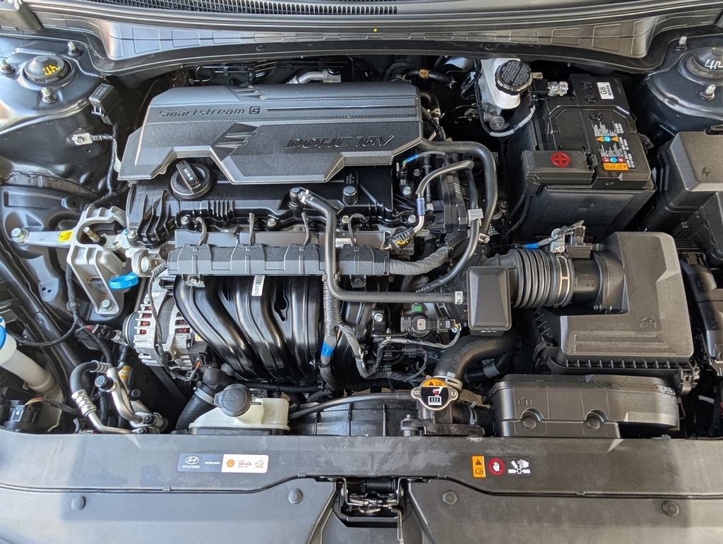 Used 2025 Black Hyundai SEL Convenience image 31