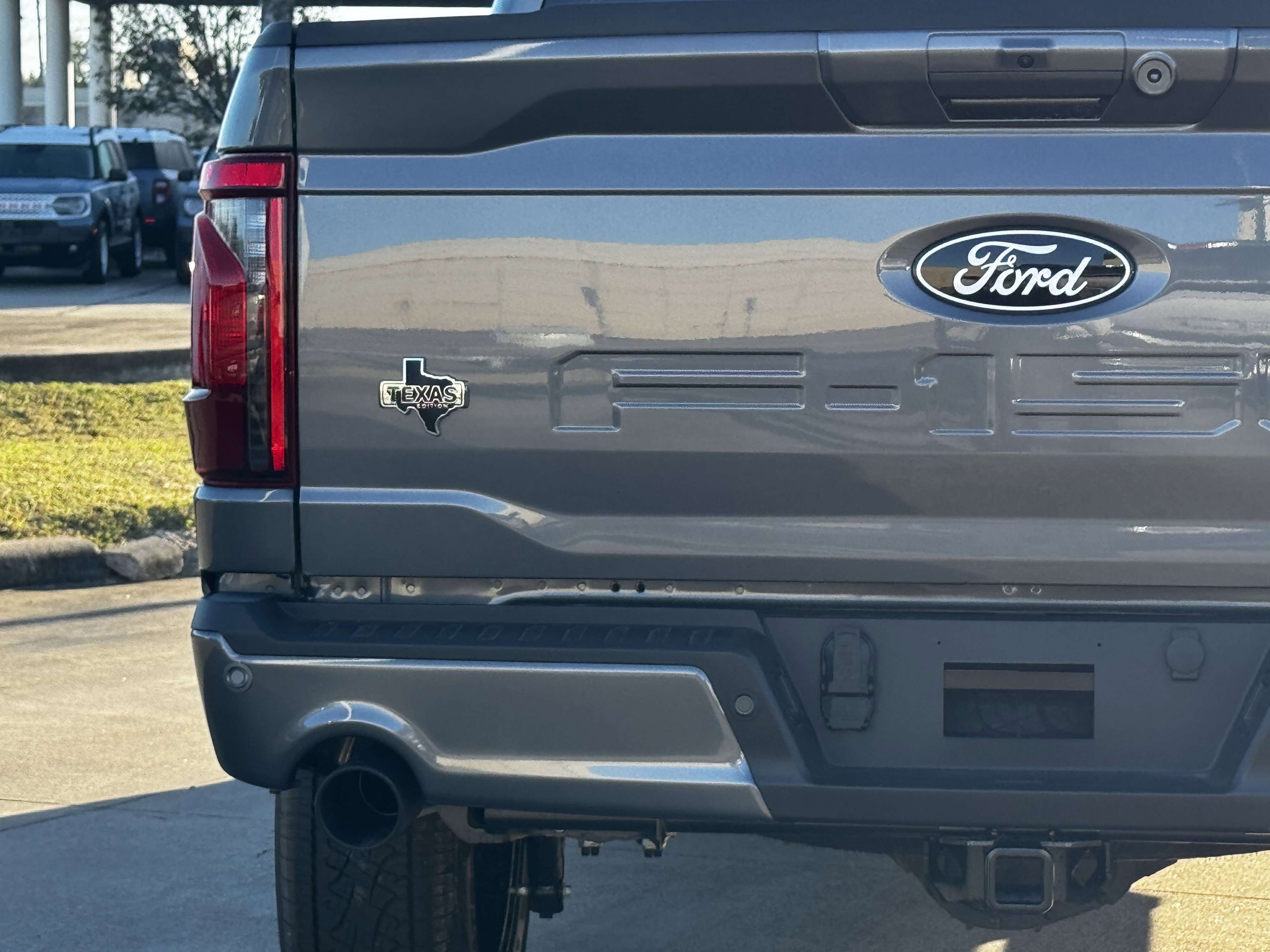 New 2026 Carbonized Gray Metallic Ford XLT image 11