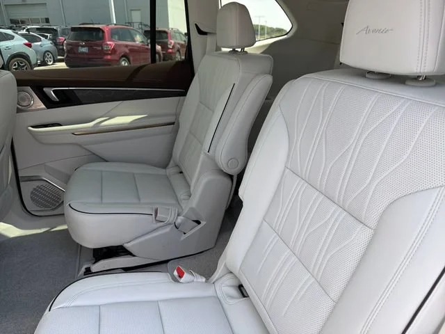 New 2026 Iridescent White Tricoat Buick Avenir image 19