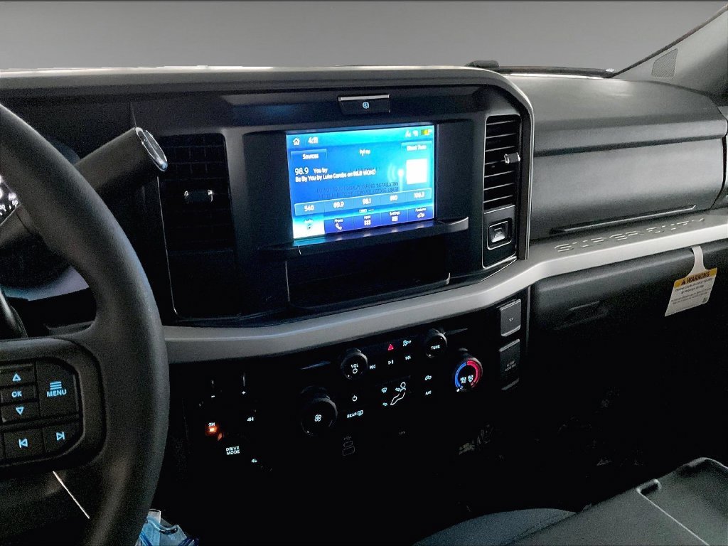 New 2026 Oxford White Ford XLT image 13
