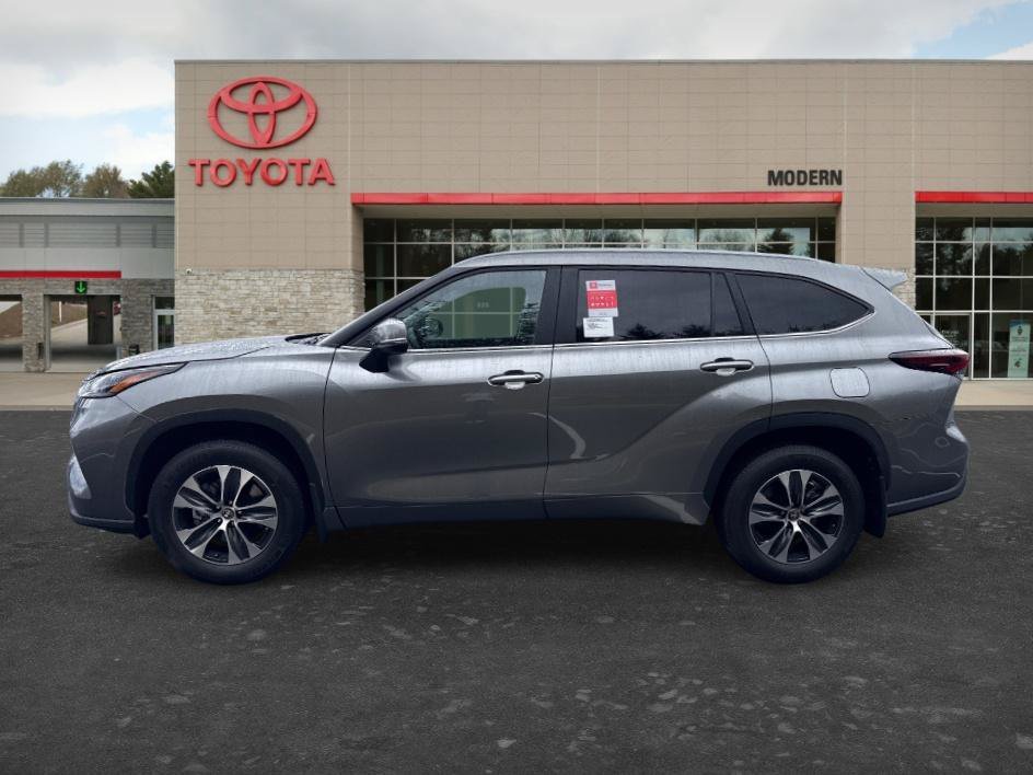 Used 2020 Moon Dust Toyota Hybrid XLE image 26