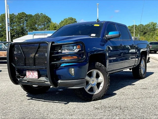 Used 2016 DEEP OCEAN BLUE METALLIC Chevrolet LT image 3