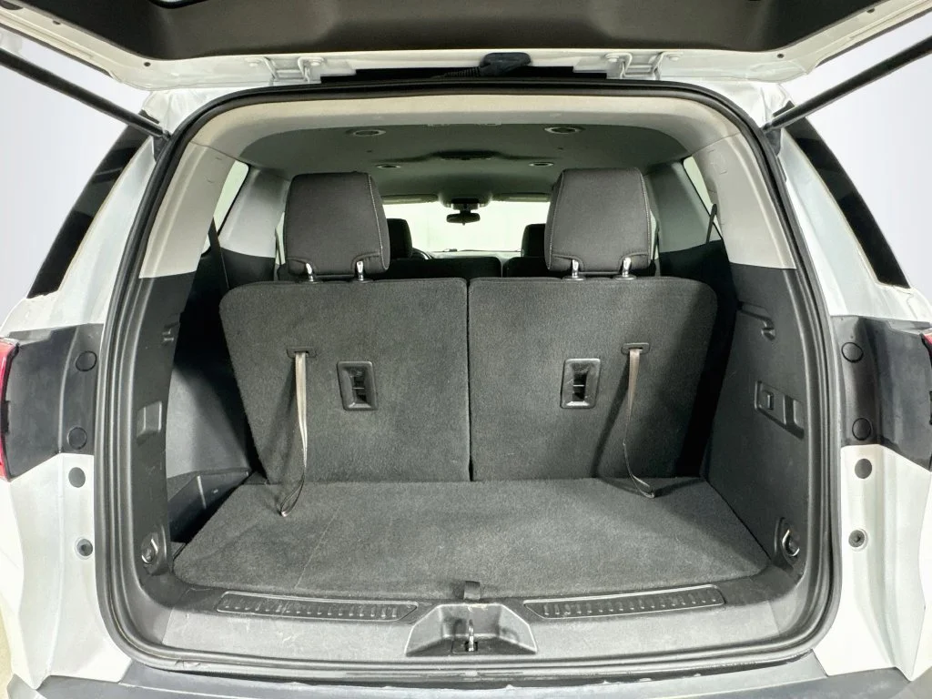 Used 2019 White GMC SLE-1 image 30