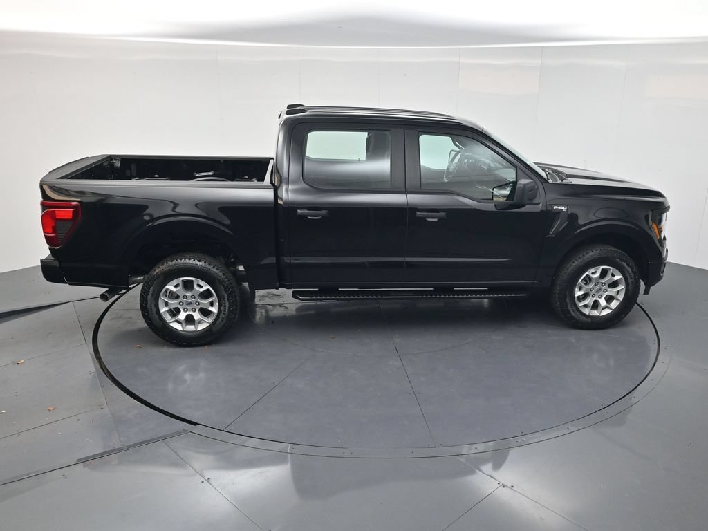 Used 2025 Black Metallic Ford XL image 40