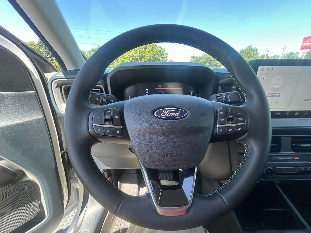 Used 2025 White Ford Lobo Standard image 19