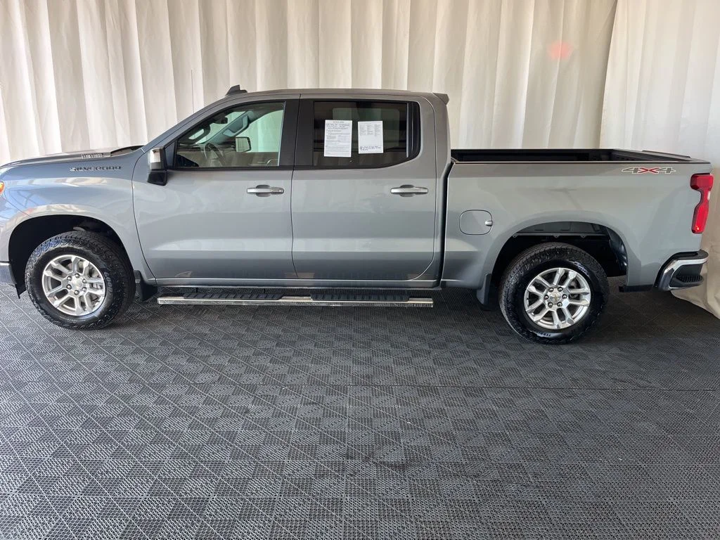 Used 2025 Gray Chevrolet LT image 23