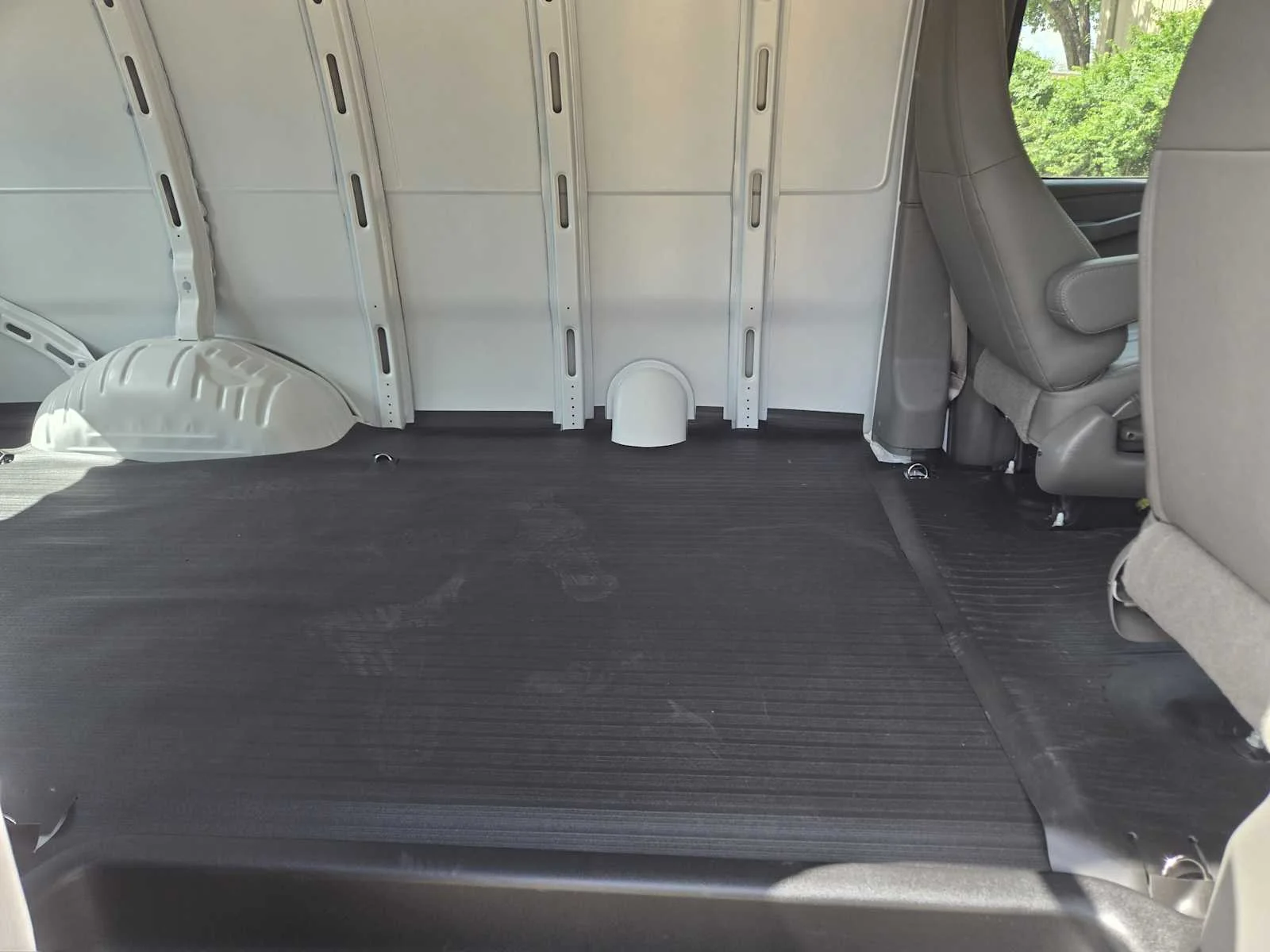 New 2026 Summit White GMC Work Van image 17