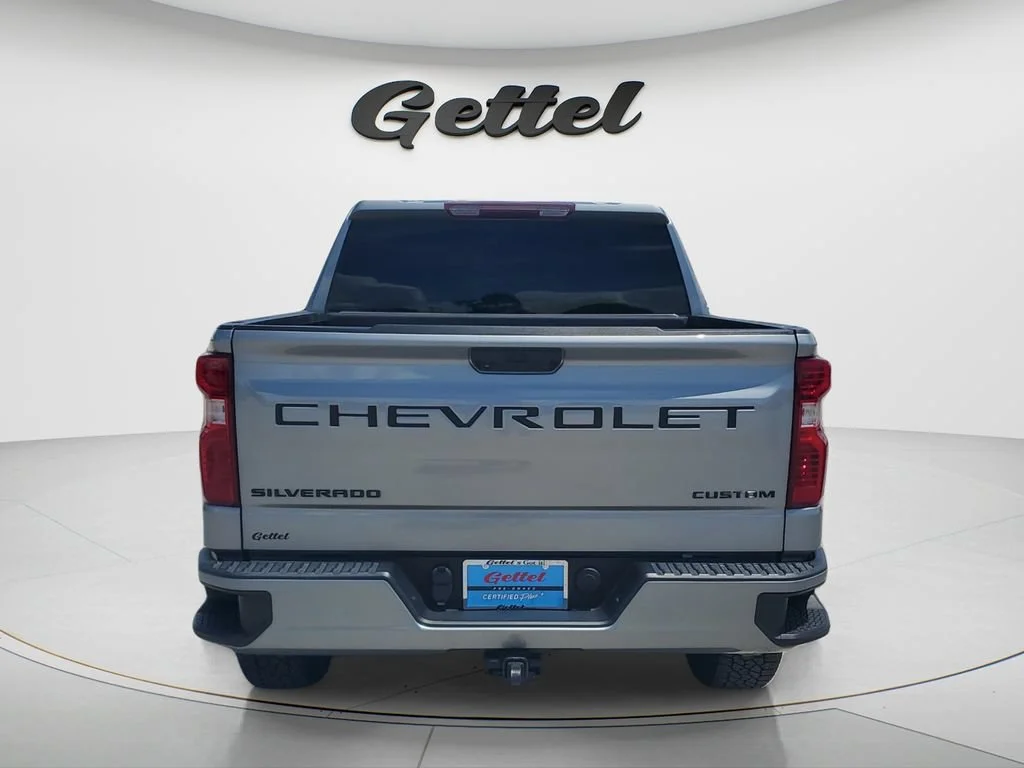 Used 2023 STERLING GRAY METALLIC Chevrolet Custom image 6