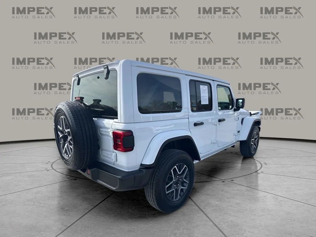 Used 2025 White Jeep Sahara image 5