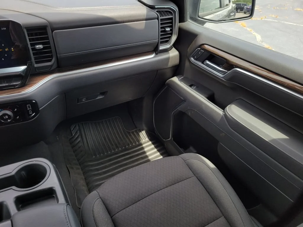 Used 2026 Sterling Gray Metallic Chevrolet LT image 19