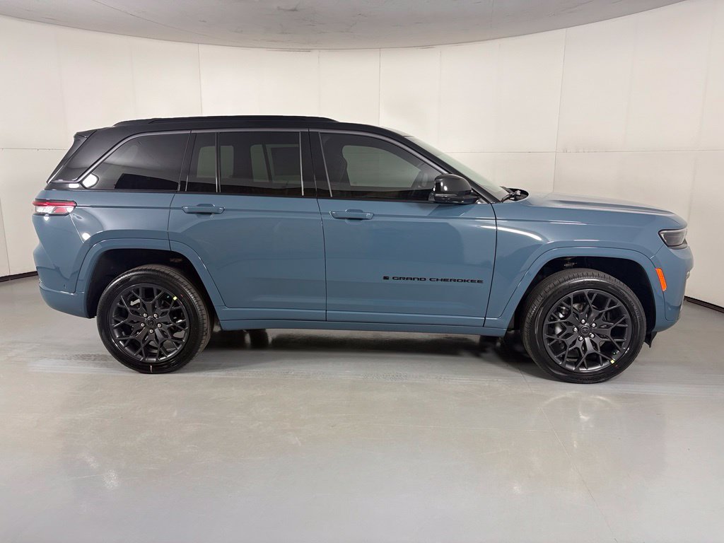New 2027 Steel Blue Paint Jeep Summit image 9