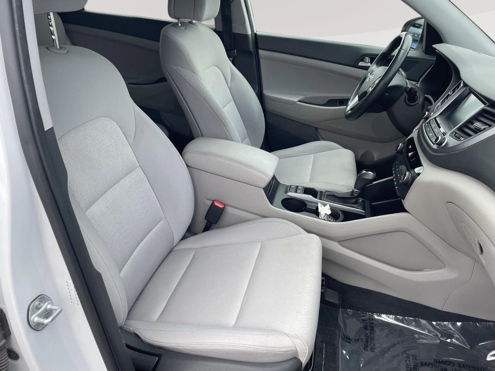 Used 2018 Dazzling White Hyundai Value image 26