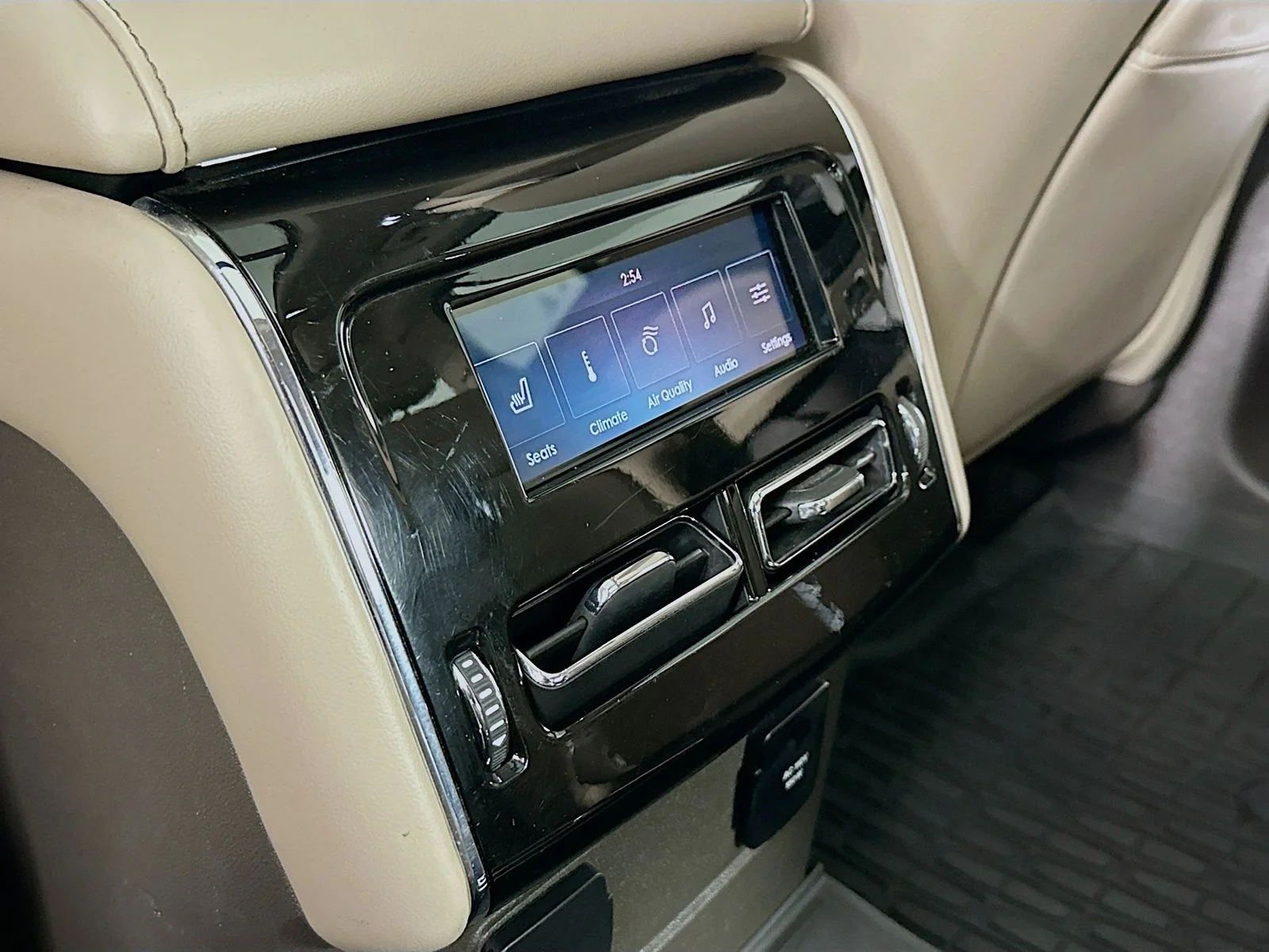 Used 2021 White Lincoln Reserve image 30