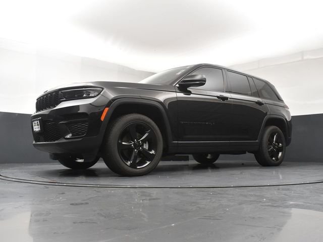 Used 2023 Black Jeep Altitude X image 15
