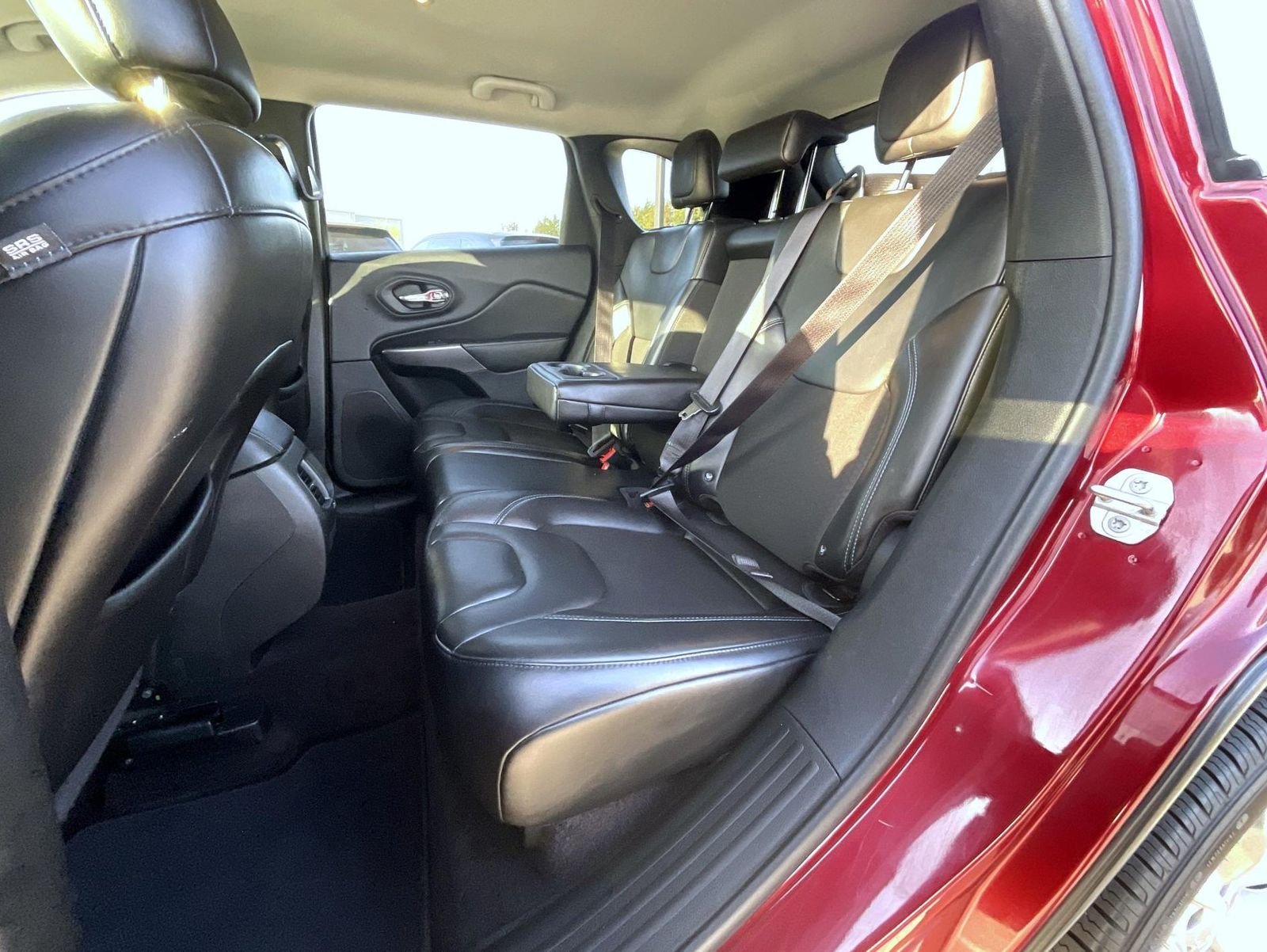 Used 2019 Red Jeep Latitude Plus image 19