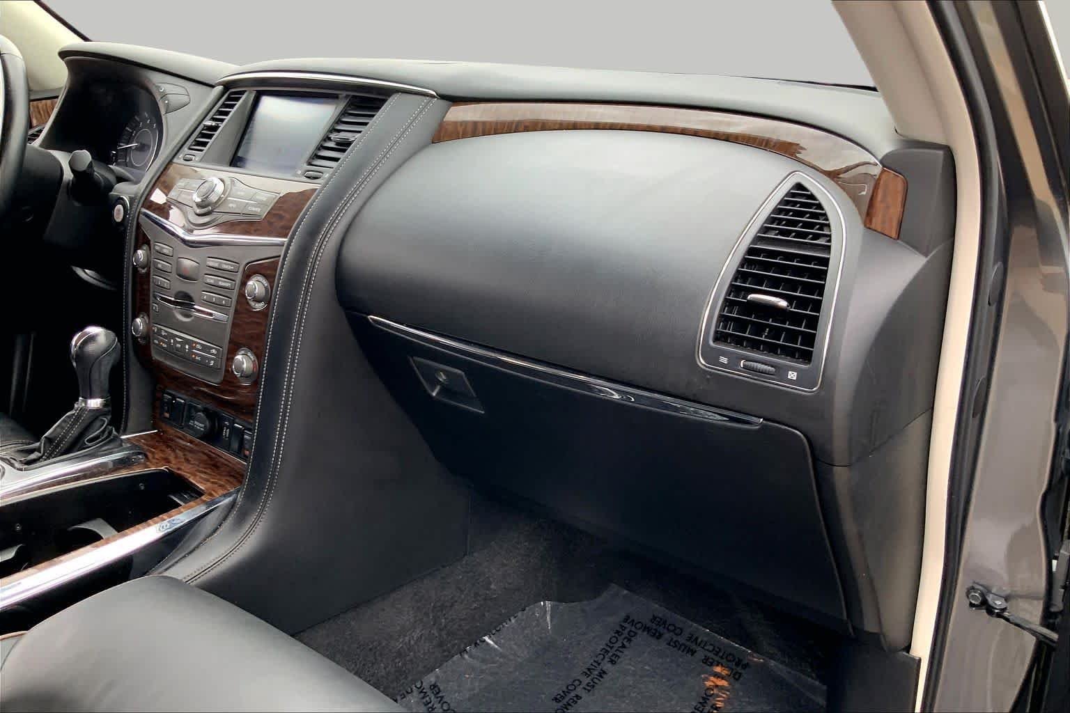 Used 2020 Gun Metallic Nissan SL image 19