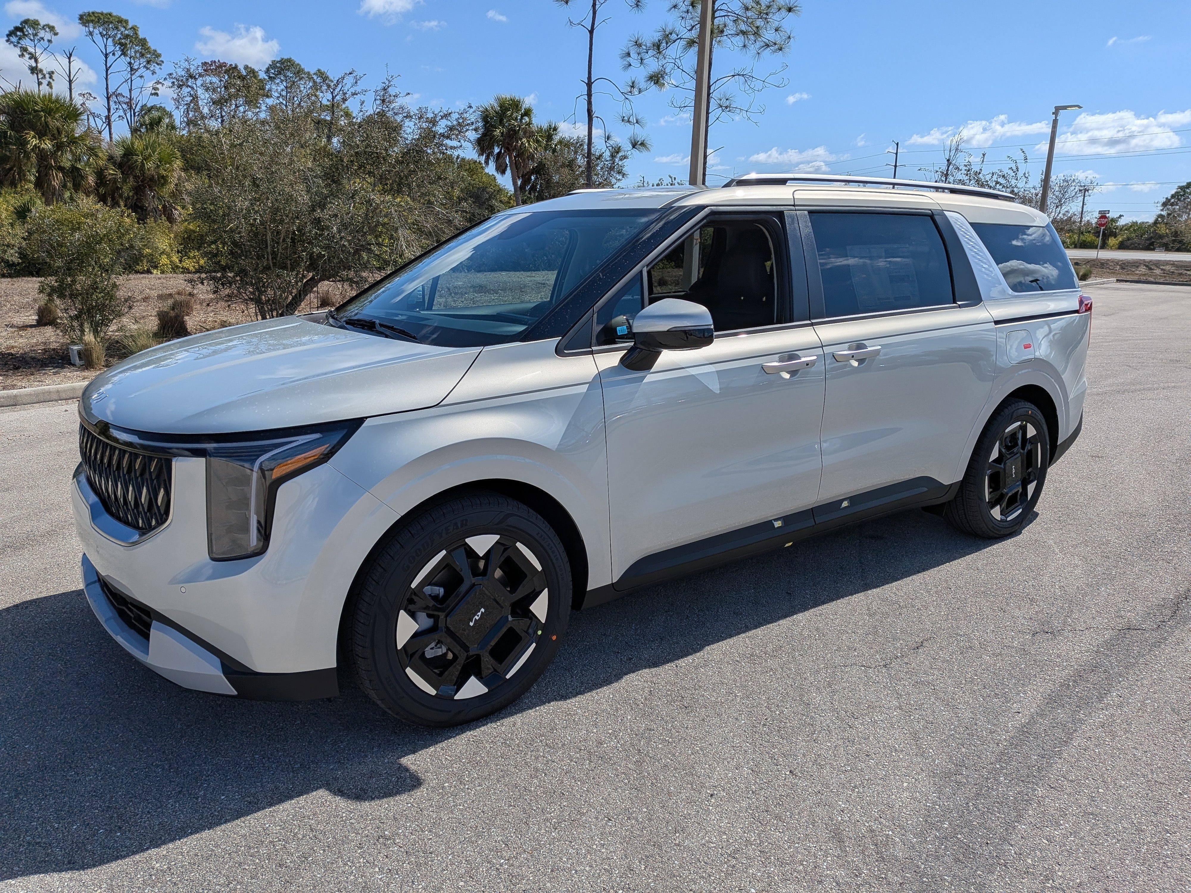 New 2026 Ivory Silver Kia EX image 9