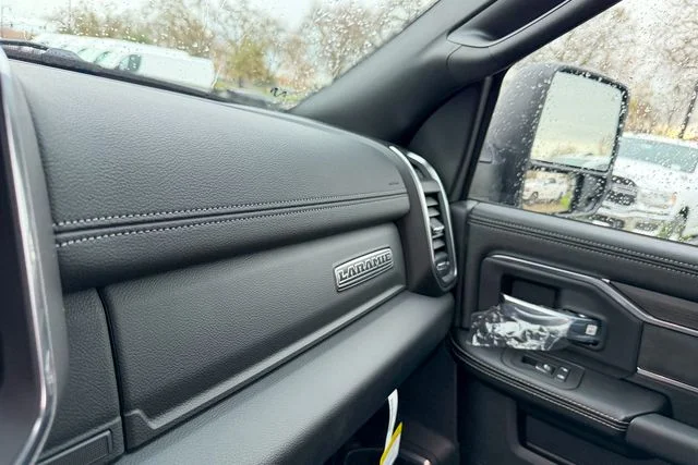 New 2026 Diamond Black Crystal Pearl-Coat Exterior Paint RAM Laramie image 24