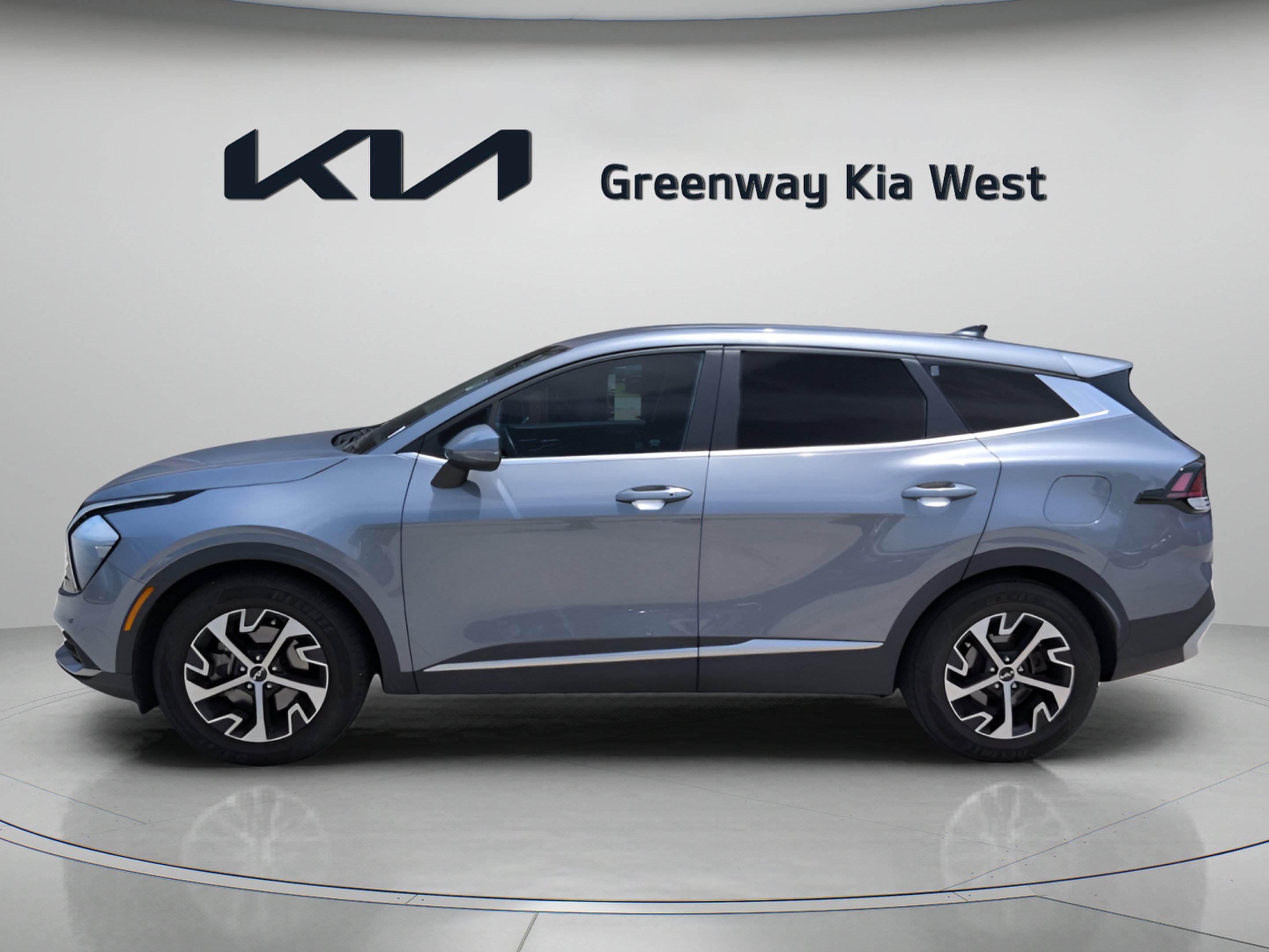 Used 2023 Everlasting Silver Kia EX image 5