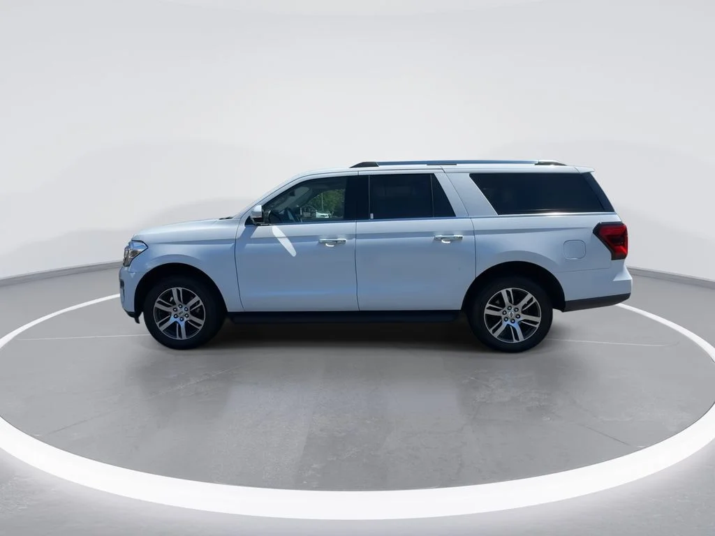 Used 2024 White Ford Limited image 5