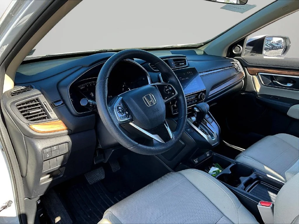 Used 2022 White Honda EX image 17