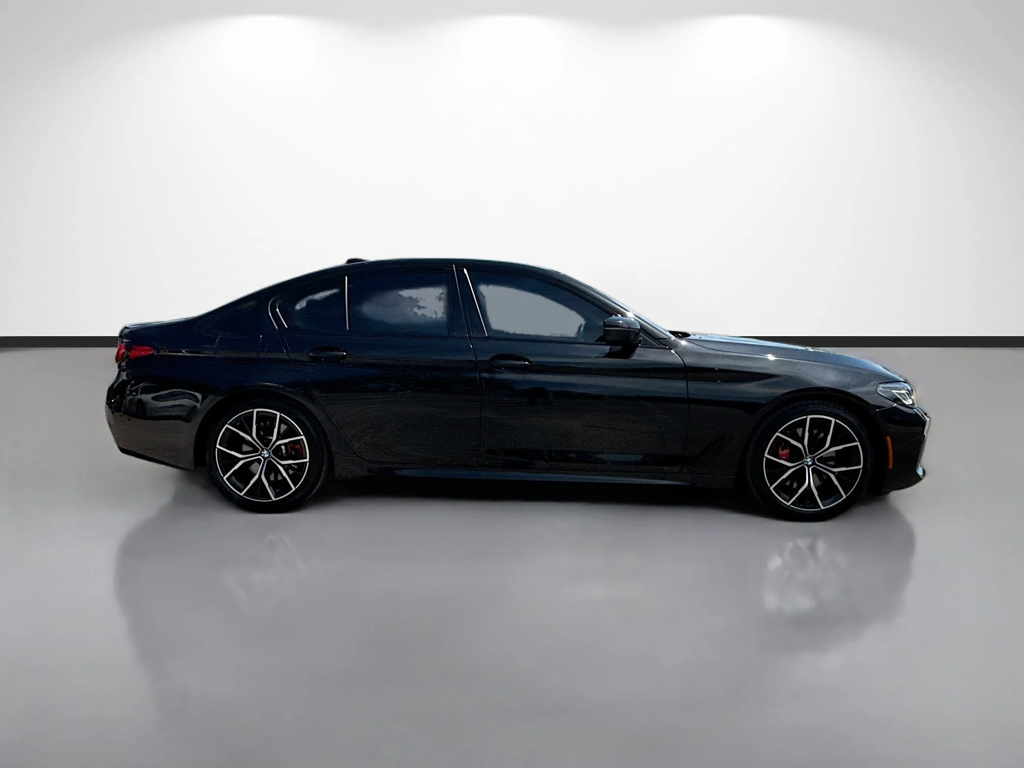Used 2023 Black Sapphire Metallic BMW 530i image 2