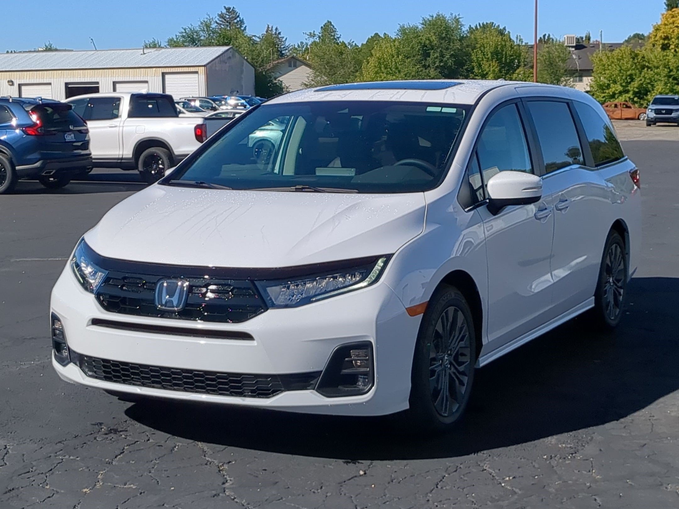 New 2027 Platinum White Pearl Honda Touring image 8