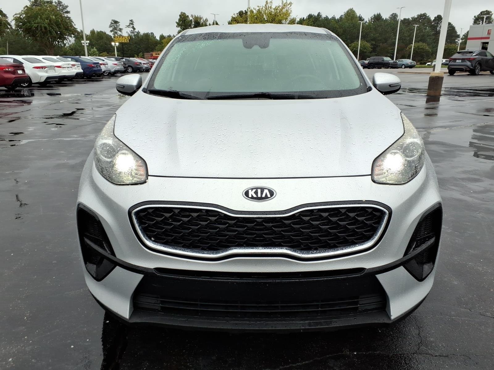 Used 2021 Snow White Pearl Kia LX image 9