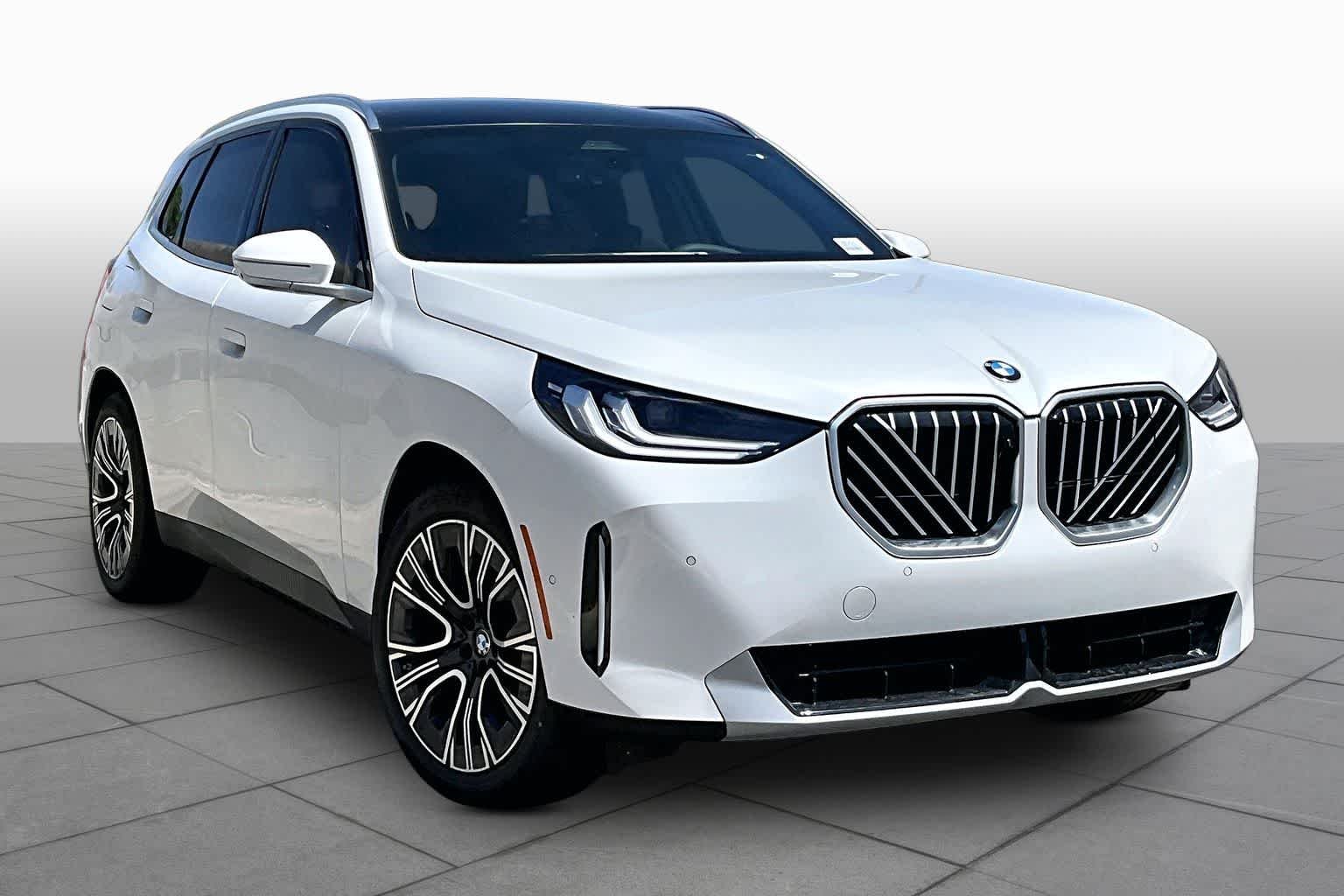 New 2026 Mineral White Metallic BMW 30 xDrive image 2
