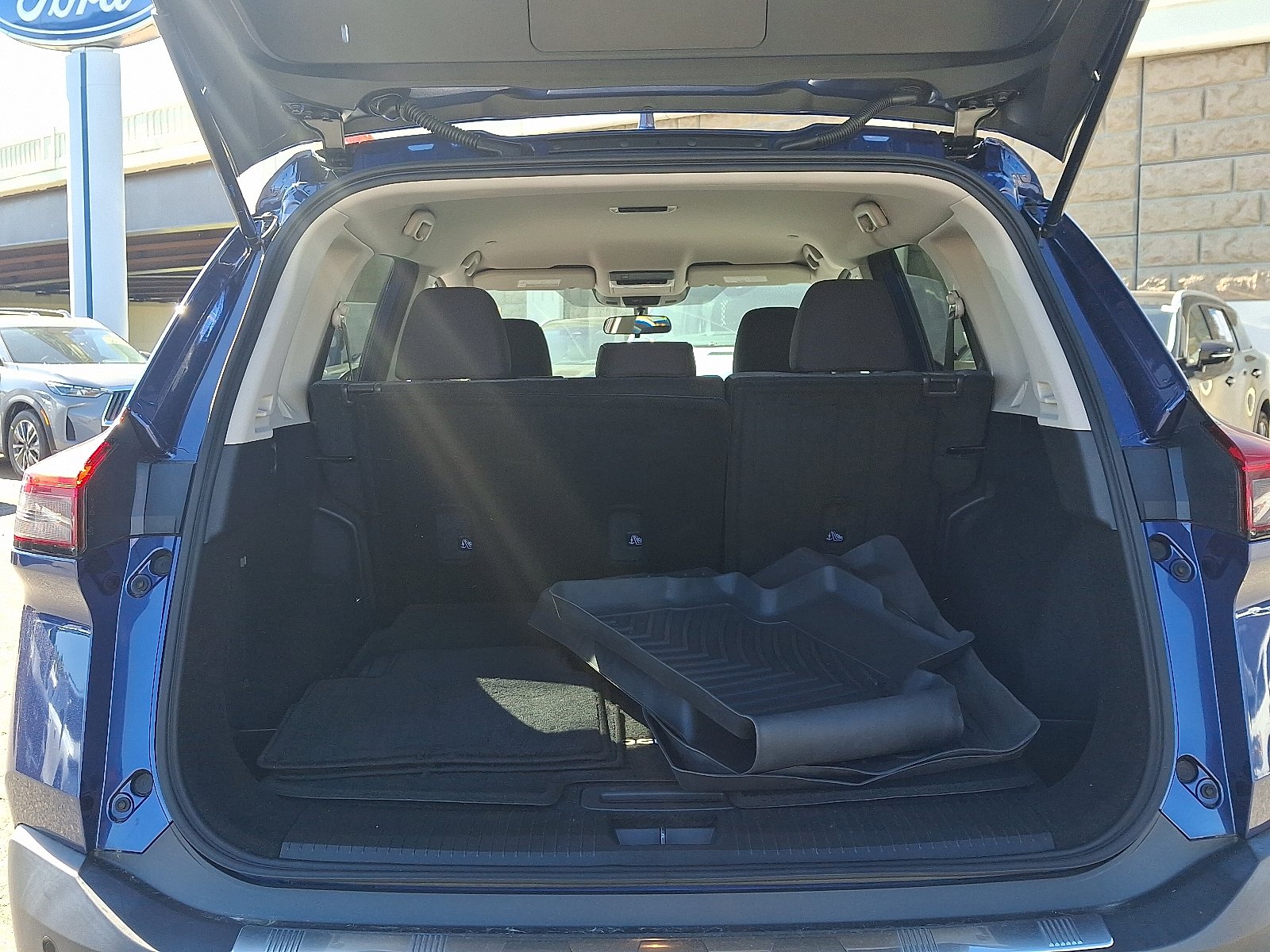 2022 Nissan Rogue SV - Photo 28