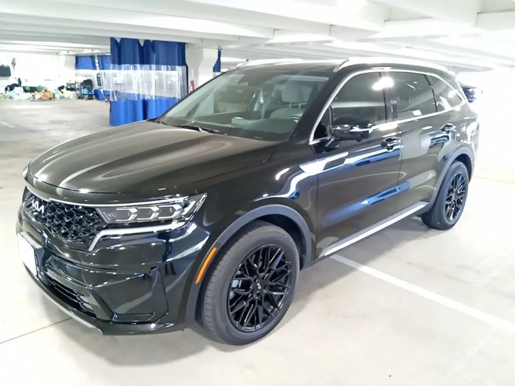 Used 2023 Aurora Black Kia SX Prestige image 1