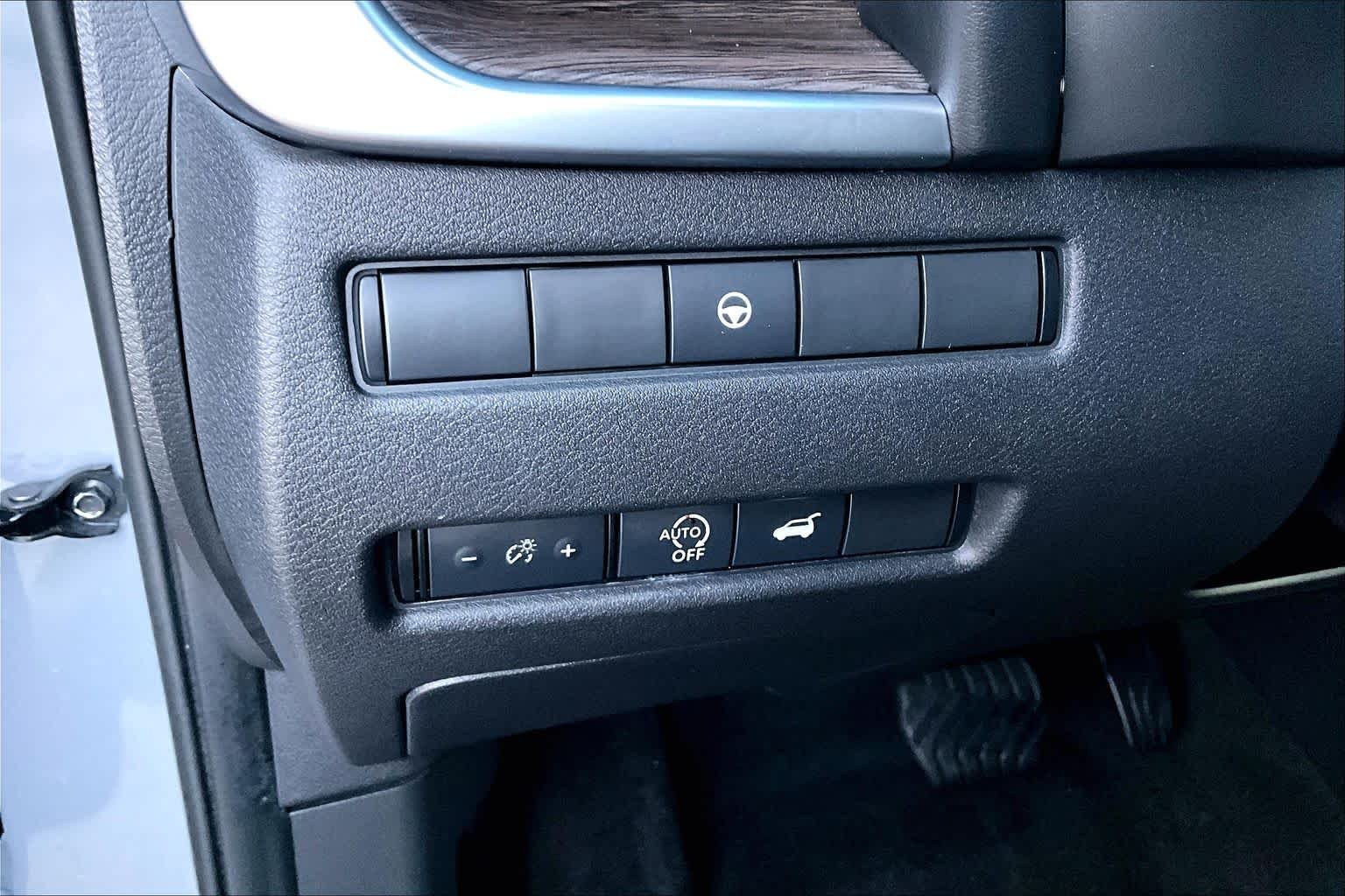 Used 2024 Boulder Gray Pearl Nissan Platinum image 35