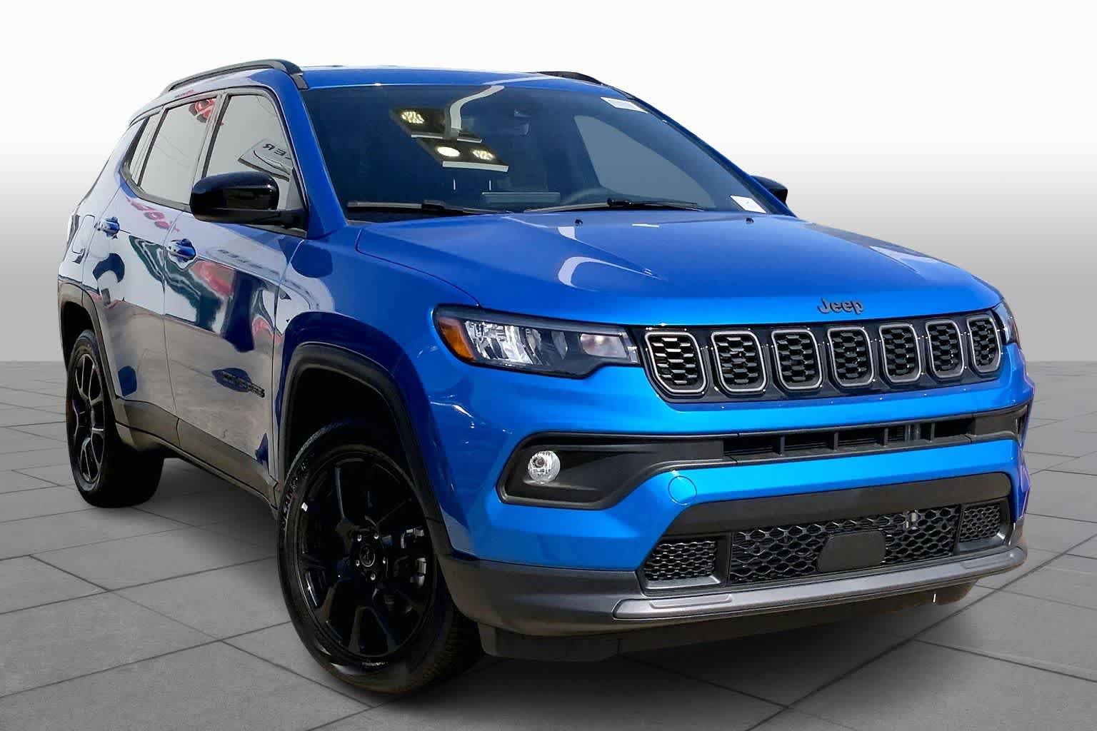 New 2026 Hydro Blue Pearlcoat Jeep Latitude Altitude image 2