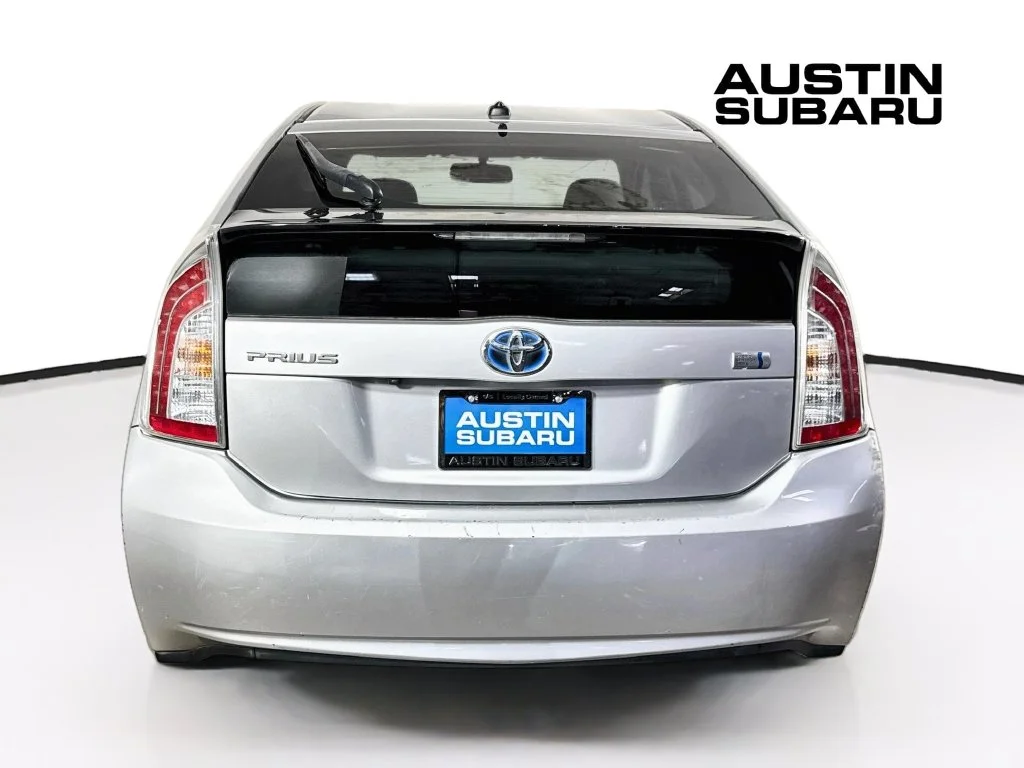 Used 2014 Silver Toyota Three image 6