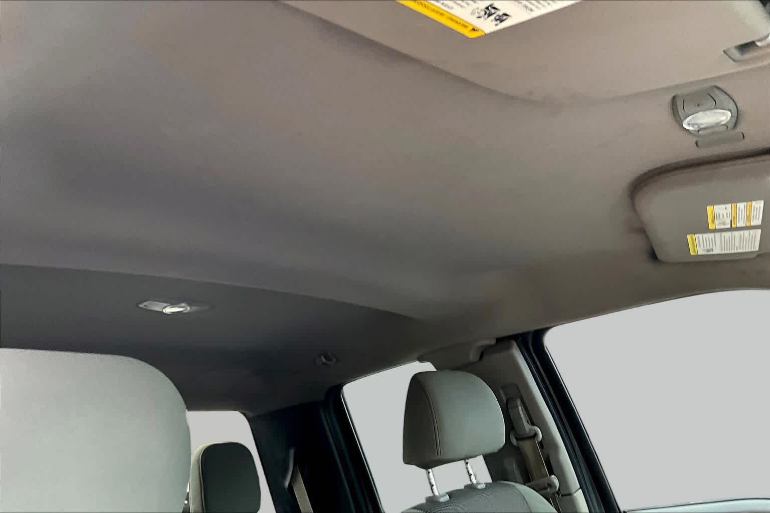 Used 2015 Magnetic Metallic Ford XL image 14