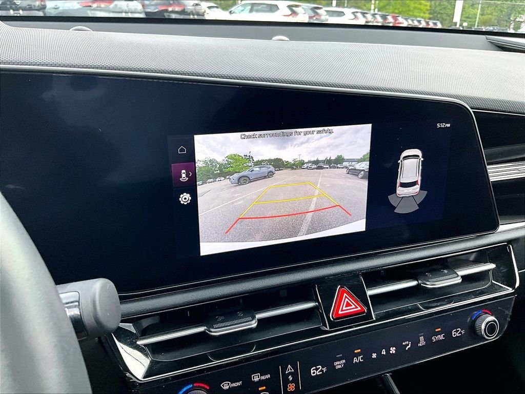 Used 2024 White Kia Wind image 19