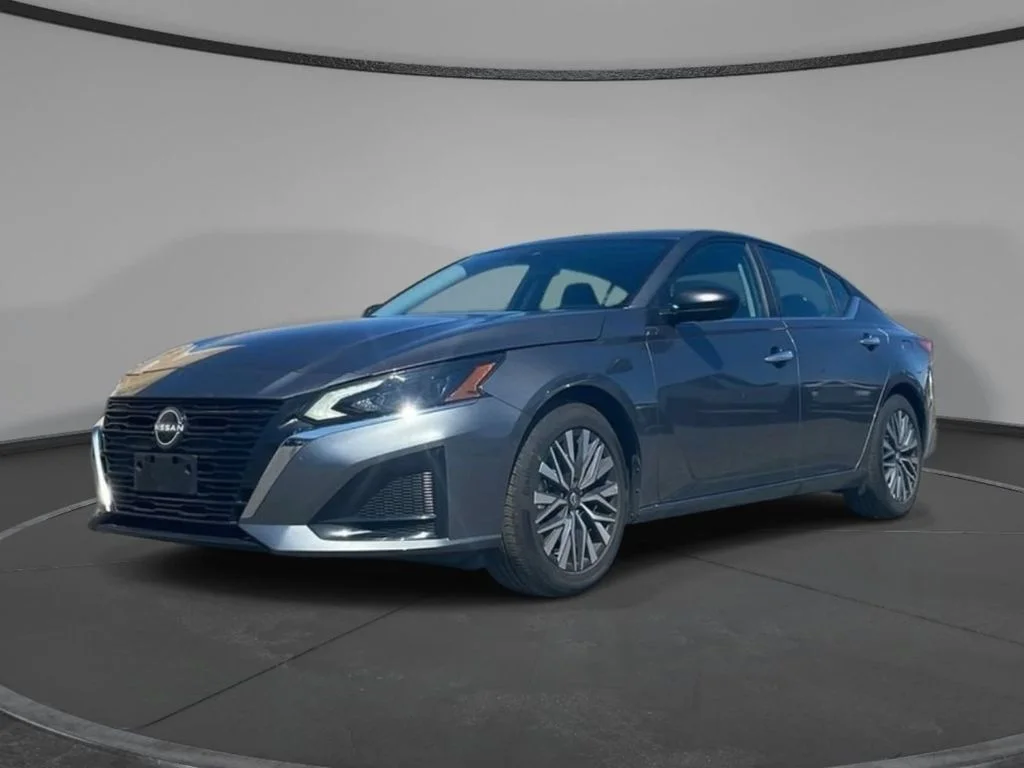 2025 Nissan Altima SV - Photo 4