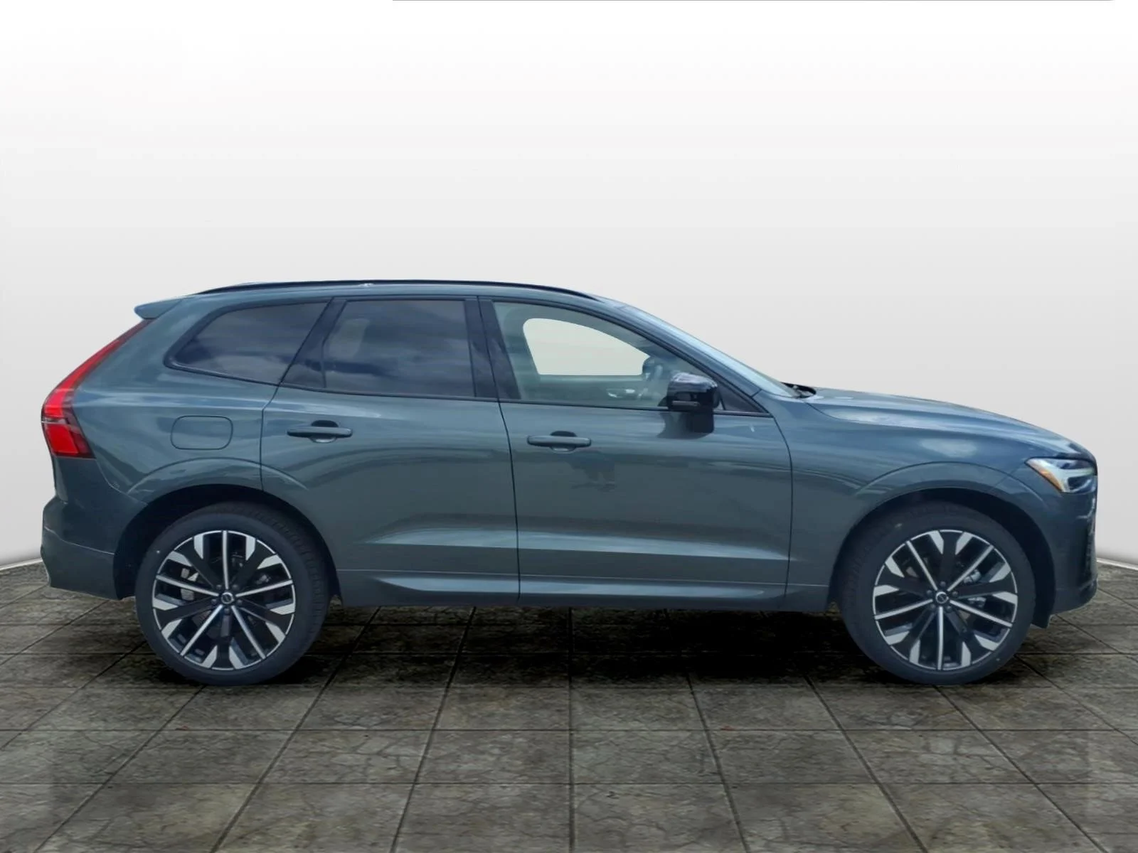 New 2026 Forest Lake Volvo Ultra image 2