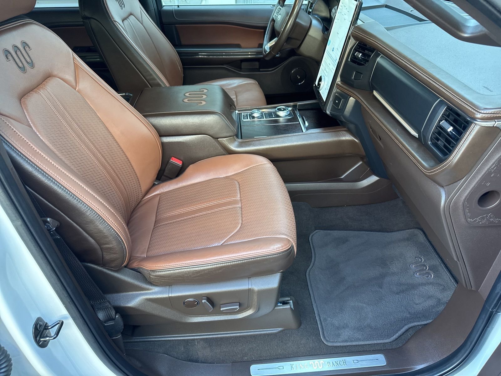 Used 2022 White Ford King Ranch image 40