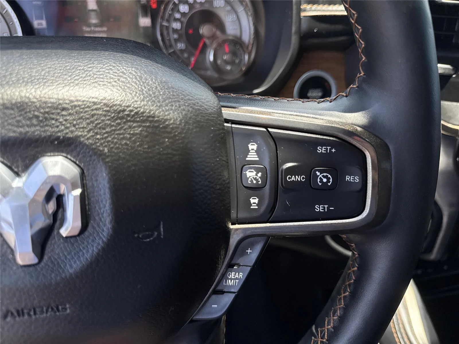 Used 2019 Diamond Black Crystal Pearlcoat Ram Longhorn image 22