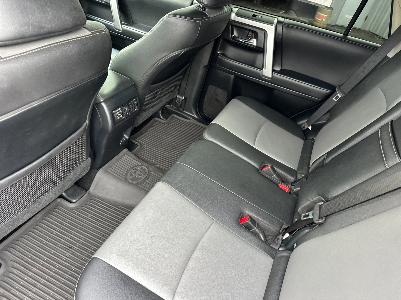 Used 2022 Silver Toyota SR5 Premium image 11