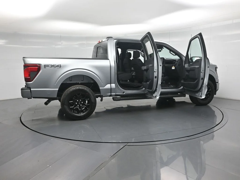 New 2026 Iconic Silver Metallic Ford XLT image 3
