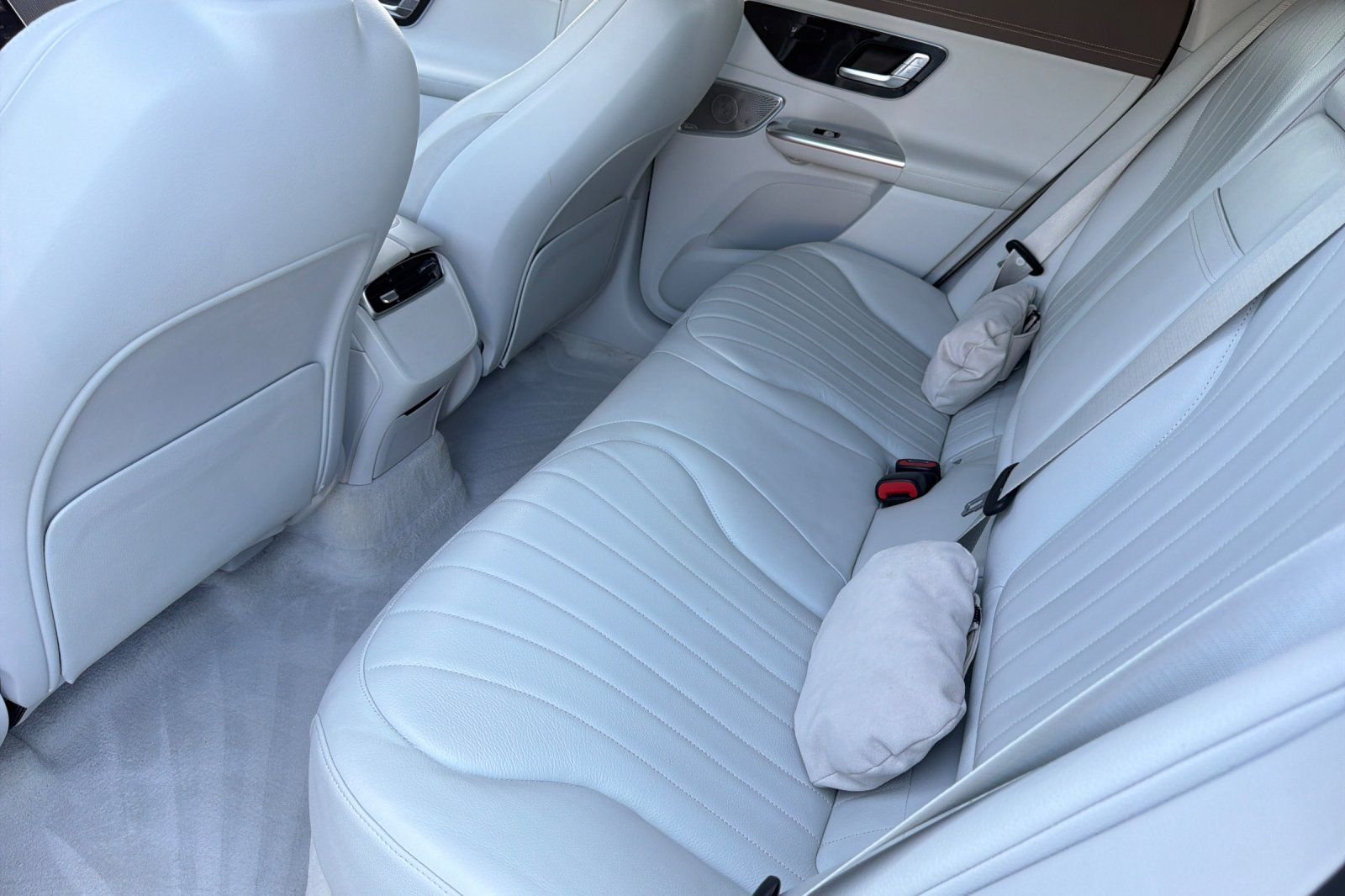 Certified Used 2023 Gray Mercedes-Benz 500 SUV image 14