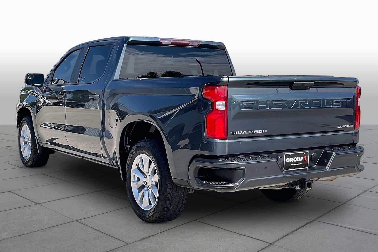 Used 2021 SHADOW GRAY METALLIC Chevrolet Custom image 11