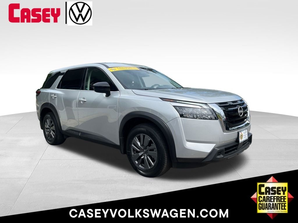 2025 Nissan Pathfinder S 4WD's photo