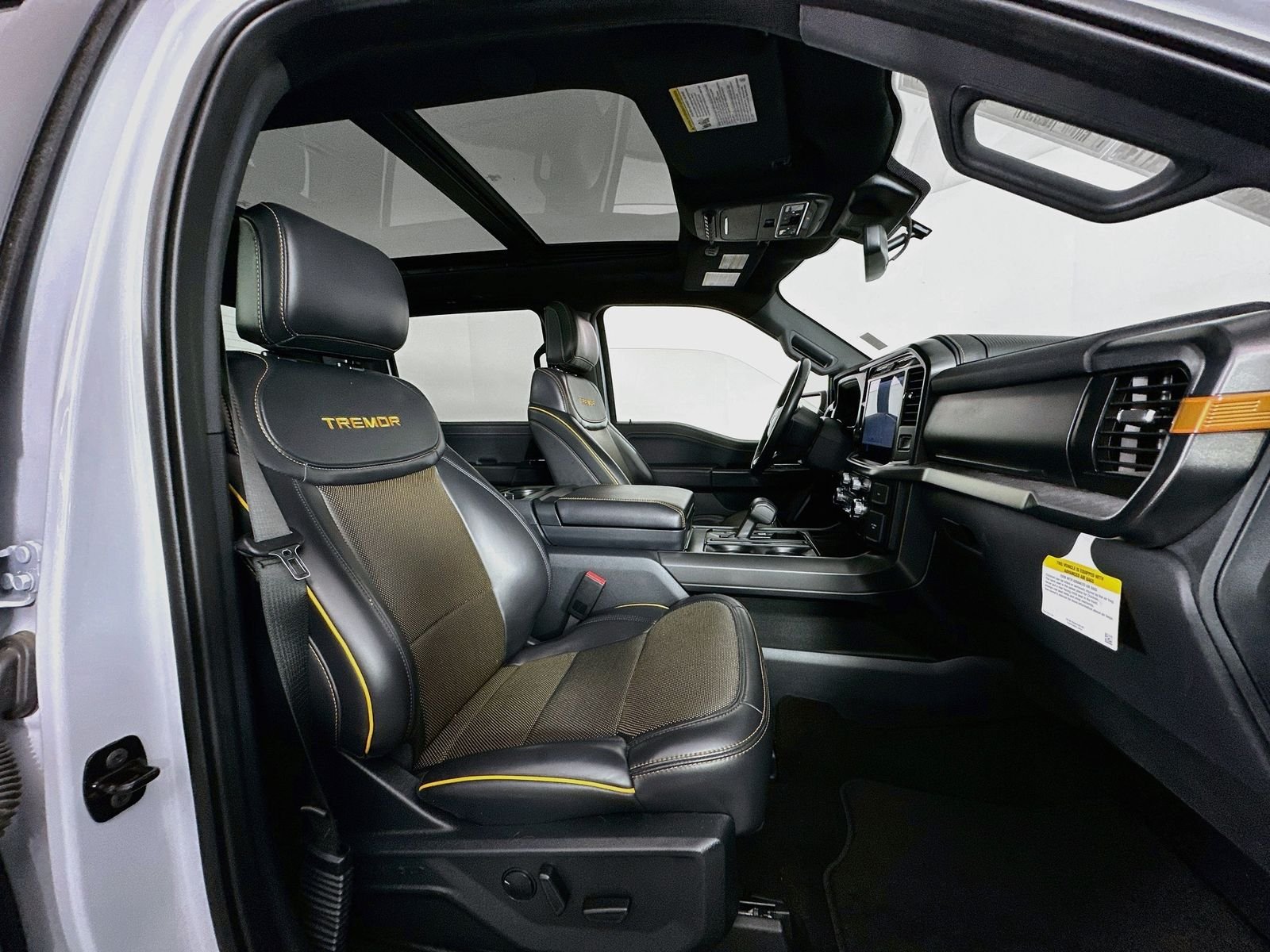 Used 2025 White Ford Tremor image 30
